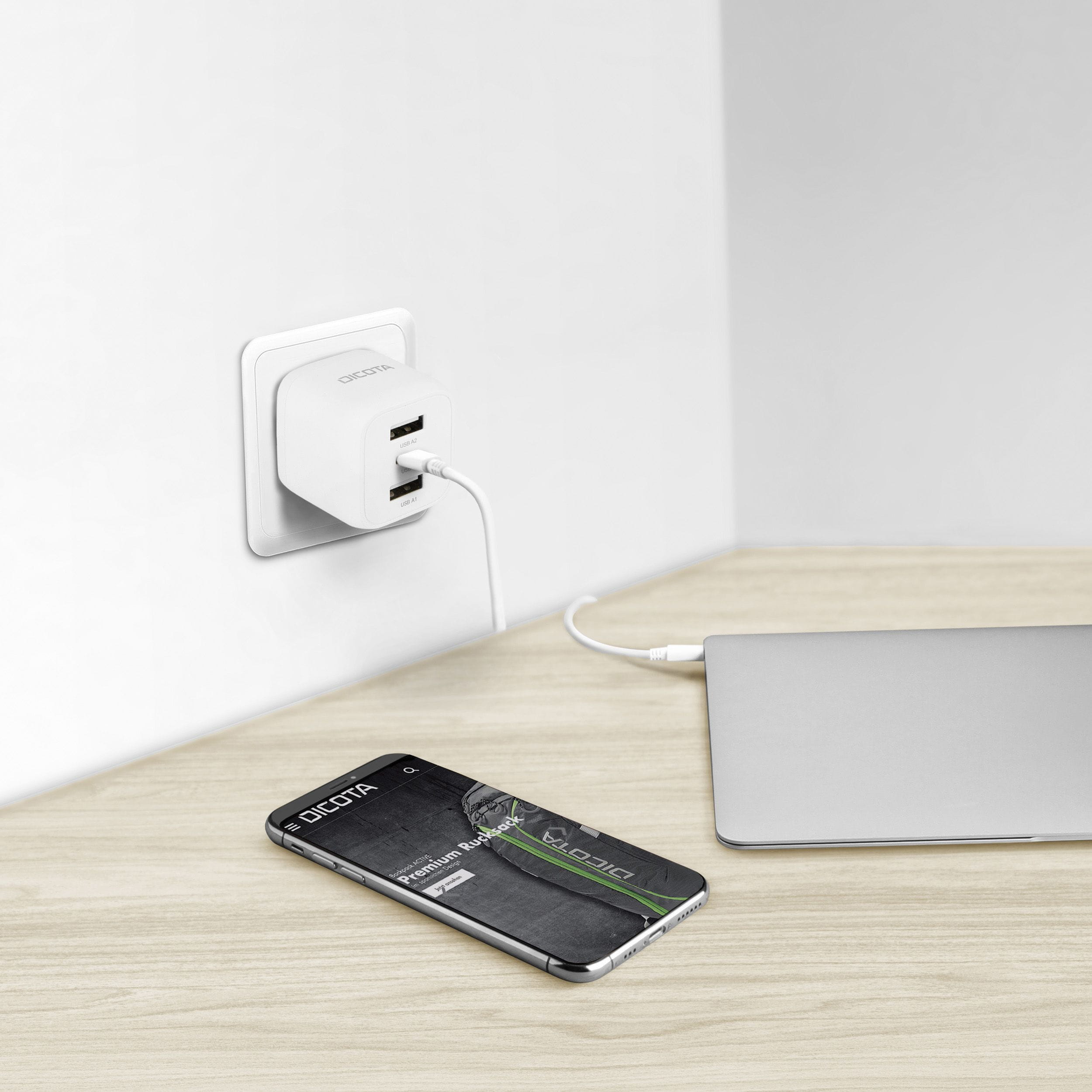 Dicota Netzteil - kompakt, Laptop - 32 Watt - 3 A - 3 Ausgabeanschlussstellen (24 pin USB-C, 2 x USB)