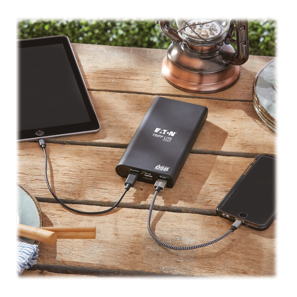 Tripp Eaton Tripp Lite Series Portable Charger - 2x USB-A, USB-C with PD Charging, 20,100mAh Power Bank, Lithium-Ion, USB-IF, Black - Powerbank - 20100 mAh - 57 Watt - 3 A - USB BC 1.2 - 3 Ausgabeanschlussstellen (USB Typ A, 24 pin USB-C)